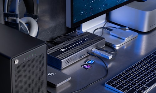 OWC Thunderbolt Go Dock on desk