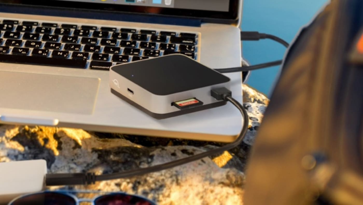 Docks with laptop and memory card