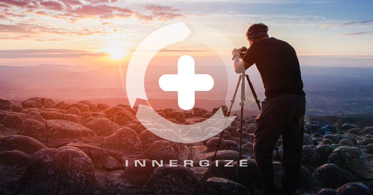 OWC Innergize - Photographer on mountaintop