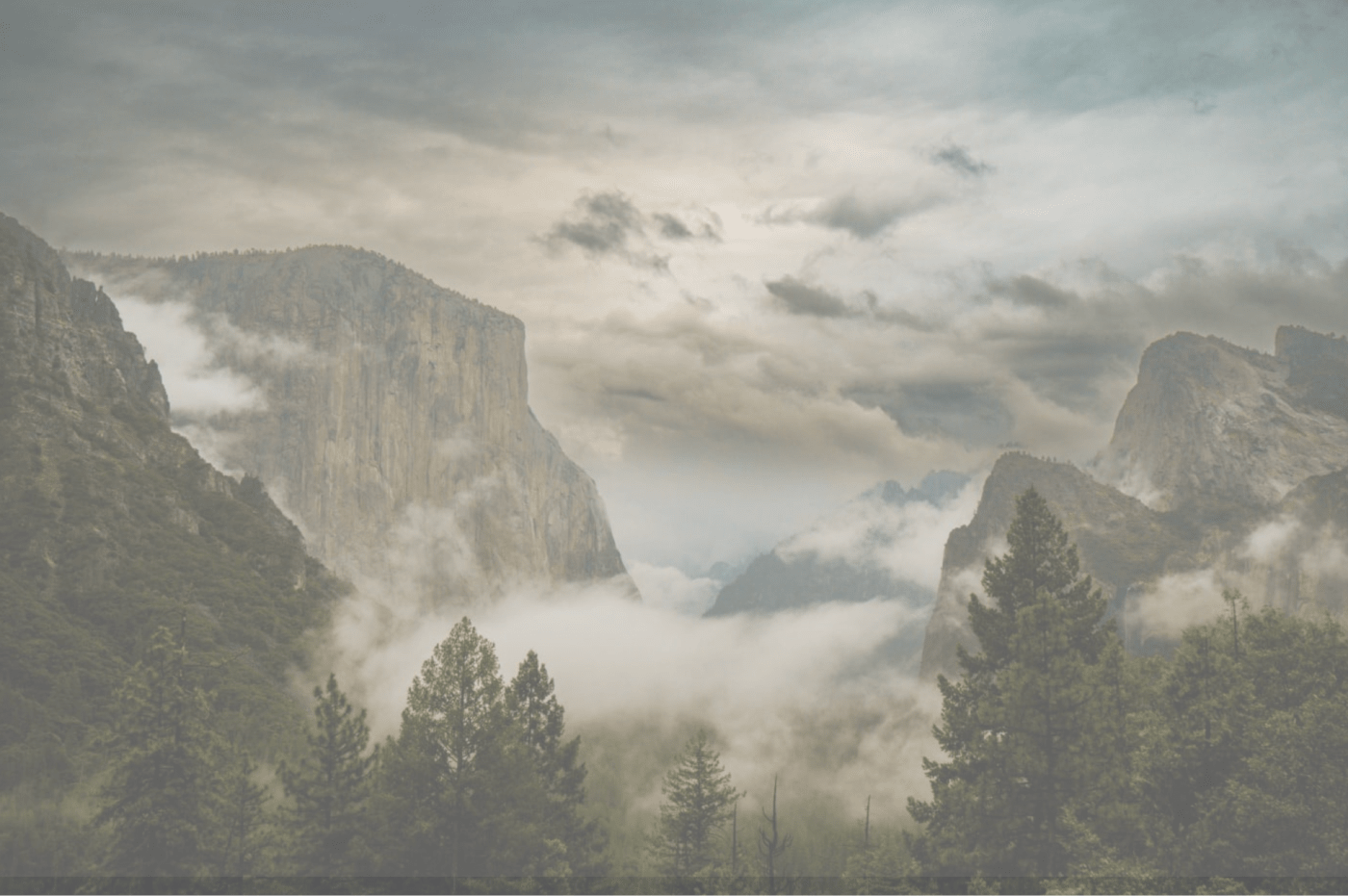 Landscape photo of mountains by Claudia Maldonado