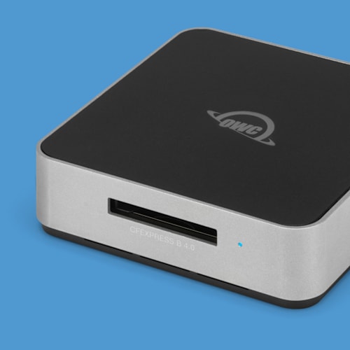 OWC Atlas USB4 CFexpress Card Reader facing left