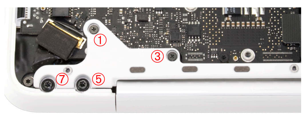 Late 2009 13-inch MacBook (6,1) and Mid-2010 13-inch MacBook (7,1)