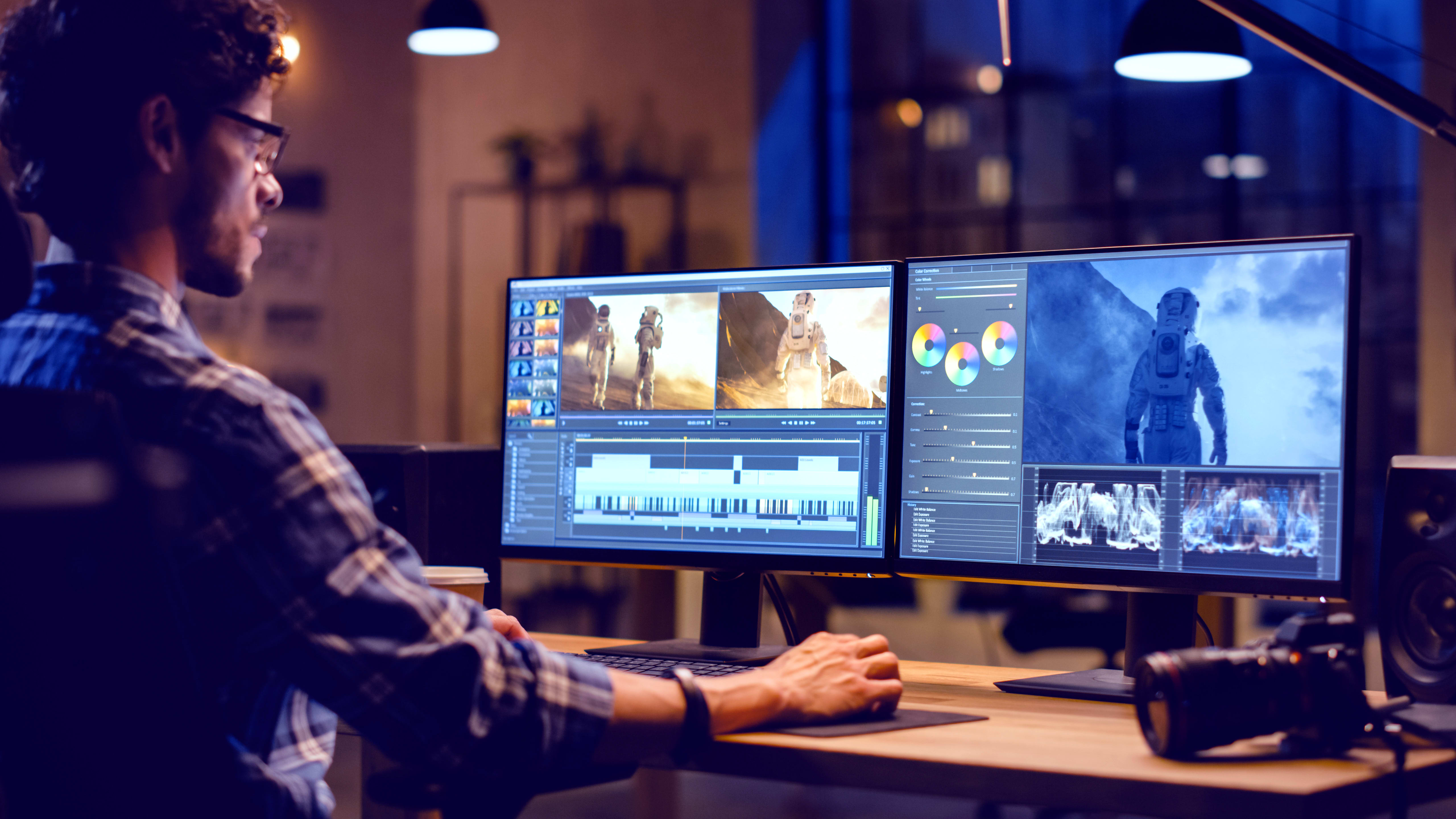 Video editor with dual displays